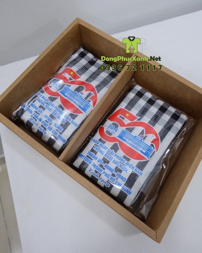 Khăn rằn thời trang dành cho mọi người, in logo Kỷ Niệm 50 năm Thống Nhất Đất Nước.