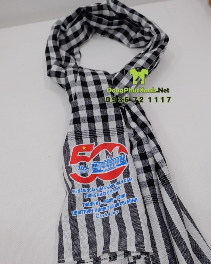 Khăn rằn thời trang dành cho mọi người, in logo Kỷ Niệm 50 năm Thống Nhất Đất Nước.