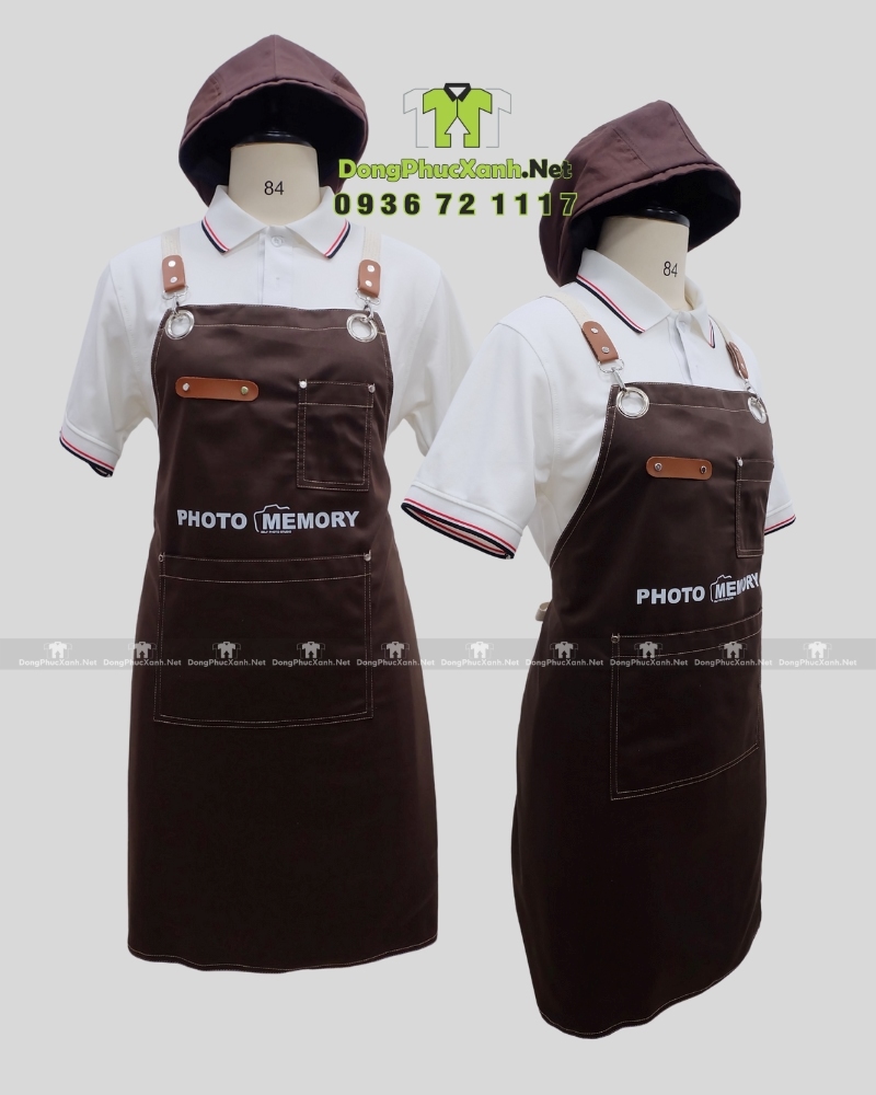 Tạp dề dài dây chéo lưng cho nhân viên cửa hàng PHOTO MEMORY Tạp dề nâu dài thiết kế dây đeo chéo lưng in logo dành cho nhận viên cửa hàng chụp ảnh PHOTO MEMORY