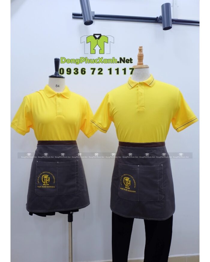 Tạp dề ngắn đồng phục màu xám dành cho nhân viên, in logo Vạn Huệ Garden.