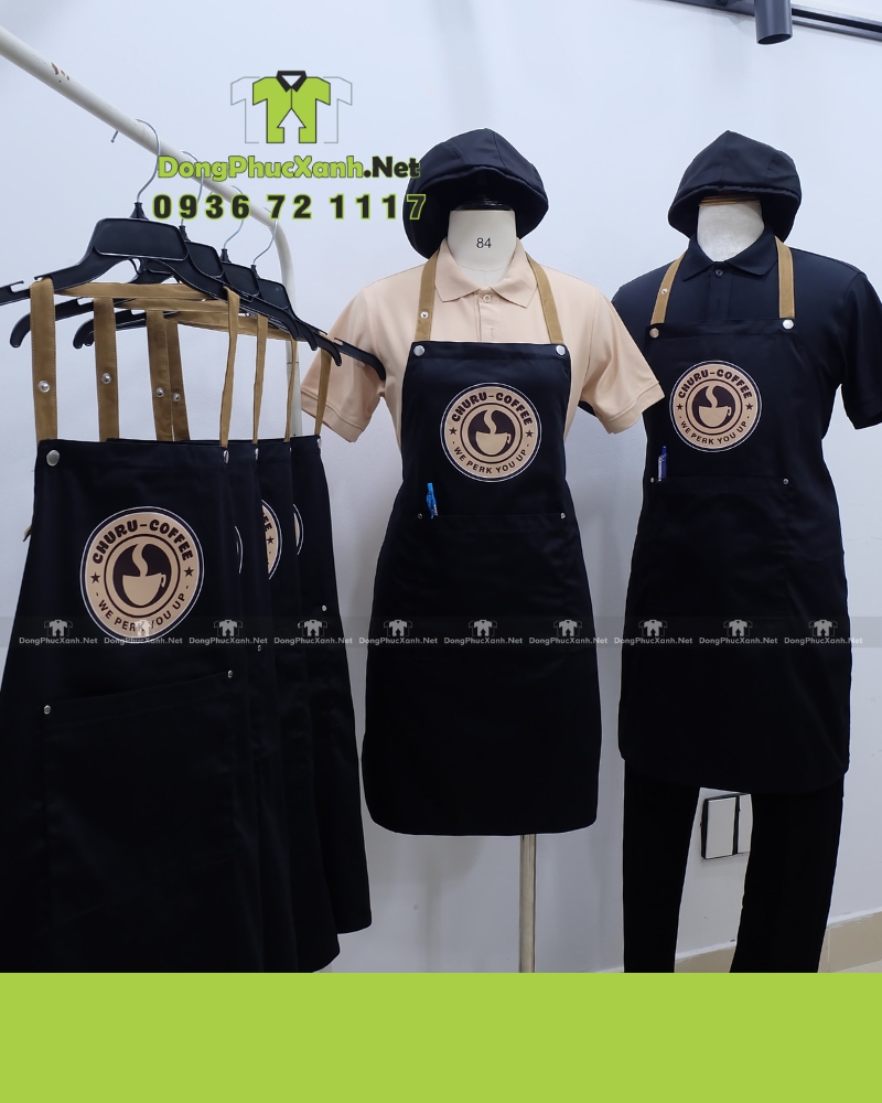 Tạp dề đồng phục quán cà phê in logo Churu Coffee. Tạp dề đồng phục quán cà phê màu xanh đen, in logo Churu Coffee.