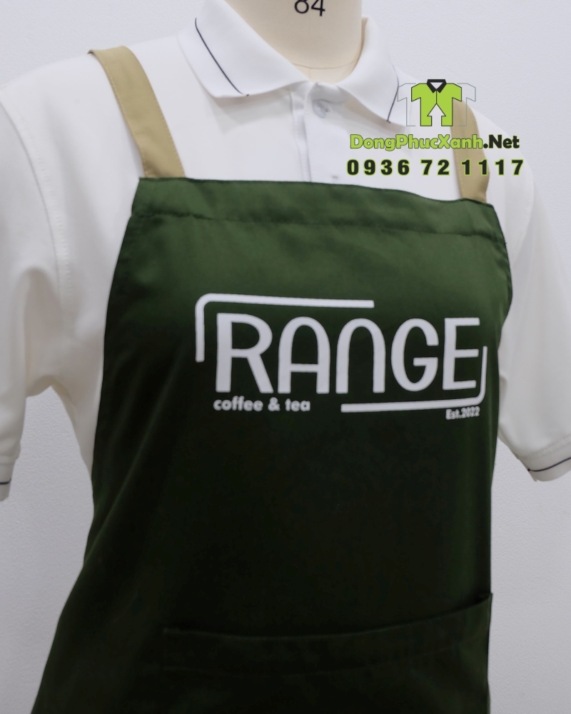 Tạp dề nhân viên quán cà phê màu xanh rêu gần gũi, in logo Range