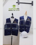 Áo gile vải kaki 65/35 phối lưới màu xanh dương in logo Sắt Mỹ Thuật Quốc Khanh Nguyễn