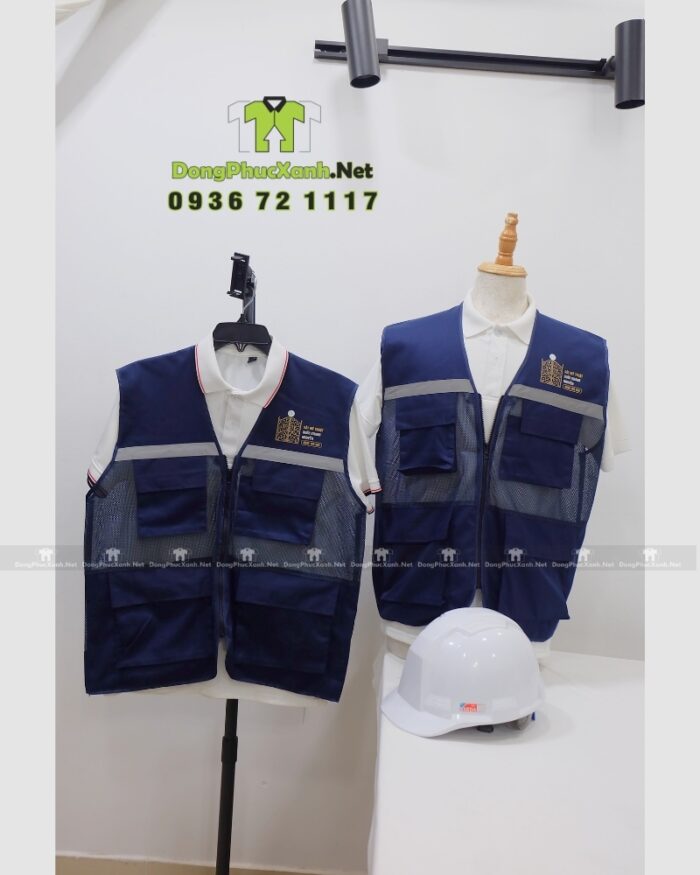 Áo gile vải kaki 65/35 phối lưới màu xanh dương in logo Sắt Mỹ Thuật Quốc Khanh Nguyễn