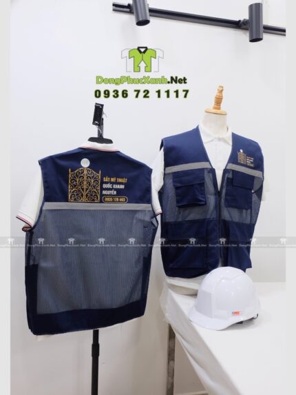 Áo gile vải kaki 65/35 phối lưới màu xanh dương in logo Sắt Mỹ Thuật Quốc Khanh Nguyễn