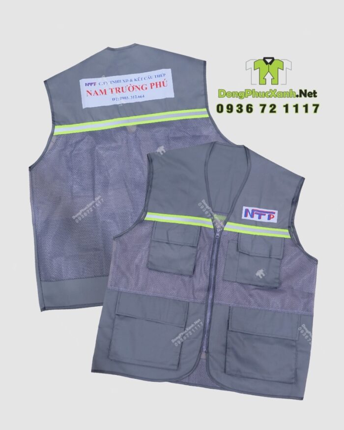 Áo gile kỹ sư màu xám phối lưới phản quang in logo NTP trước và sau áo