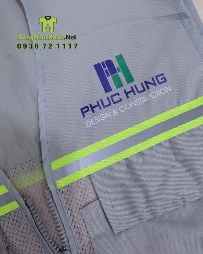 Áo gile kỹ sư màu xám, vải kaki 65 phối lưới, in logo Phúc Hưng, phản quang nổi bật