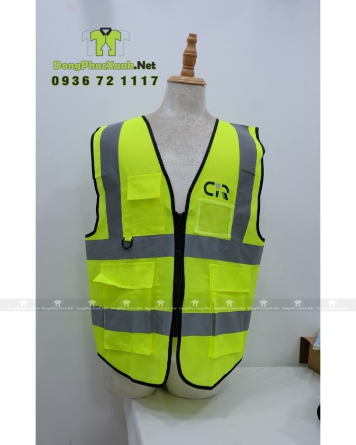 Áo gile phản quang vàng, in logo CIR, có túi hộp và khóa kéo tiện dụng