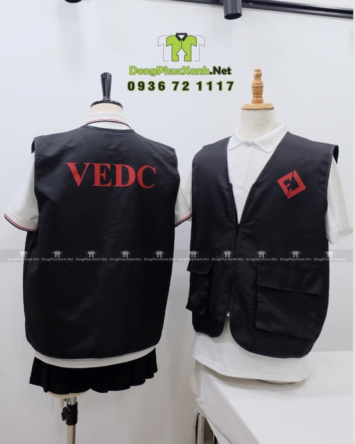 Áo gile dù gió màu đen in logo VEDC mặt trước và mặt sau
