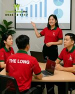 Áo thun đồng phục The Long Coffee cổ trụ màu đỏ nổi bật