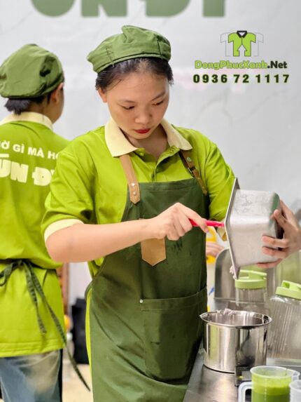 Áo thun đồng phục quán trà sữa Ún Đy, chất cá sấu poly, thiết kế thoải mái, in logo nổi bật