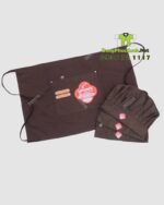 Tạp dề ngắn và nón đồng phục phục vụ màu nâu in logo Yagami