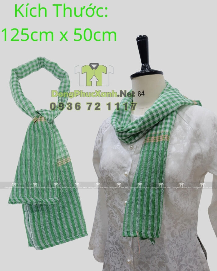 Khăn rằn Nam Bộ màu xanh lá sọc caro trắng kích thước vừa vặn phù hợp cho các hoạt động hằng ngày và sự kiện