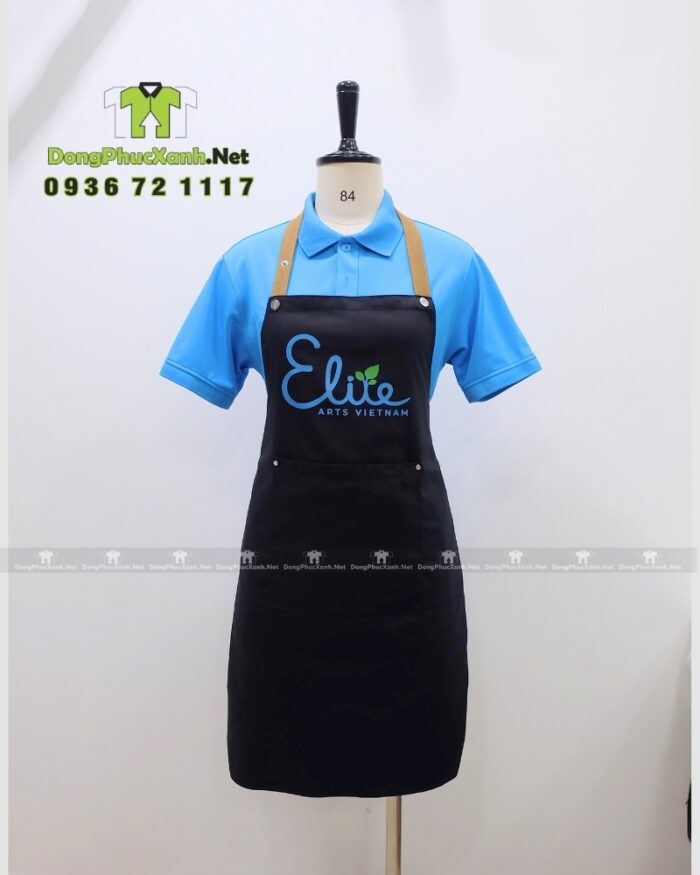 Tạp dề Elite màu đen cho giáo viên và màu xanh cho học sinh.