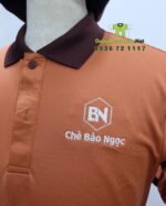 Đồng phục tiệm chè Chè Bảo Ngọc gồm áo thun, tạp dề, nón