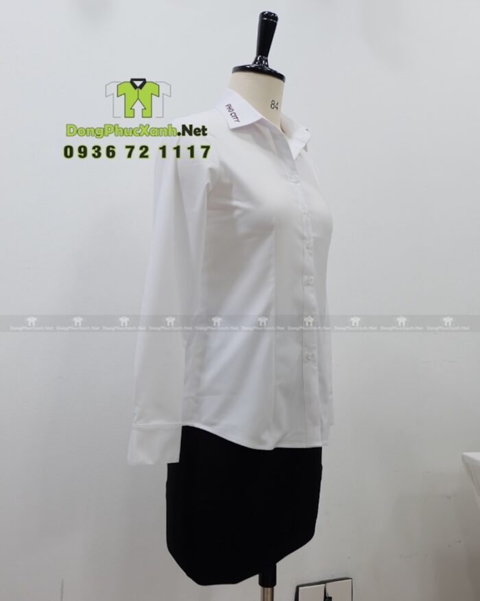 Áo sơ mi đồng phục phục vụ PHO CITY thêu logo trên cổ áo