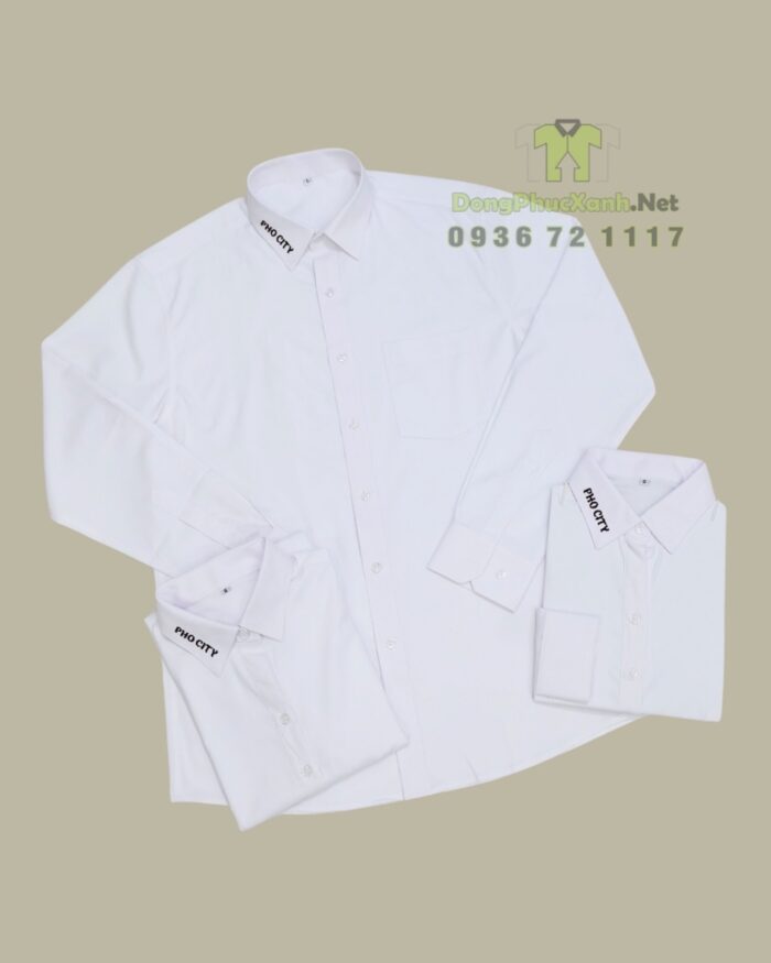 Áo sơ mi đồng phục phục vụ PHO CITY thêu logo trên cổ áo