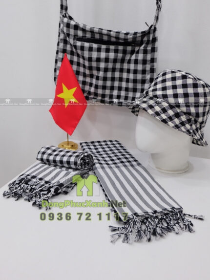 Khăn rằn Nam Bộ sọc trắng đen chất liệu poly