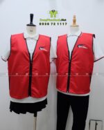 Áo gile gió nhân viên GunShop.vn màu đỏ in logo thương hiệu
