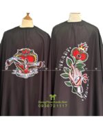 Áo choàng không bám tóc Heart & Hands in tên tiệm tóc nam nữ cao cấp