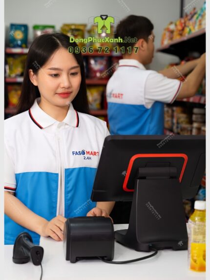 Áo gile nhân viên bán hàng Faso Mart màu xanh trắng vải dù chéo