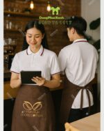 Tạp dề dáng ngắn Doorio Coffee màu nâu vải kaki 65/35