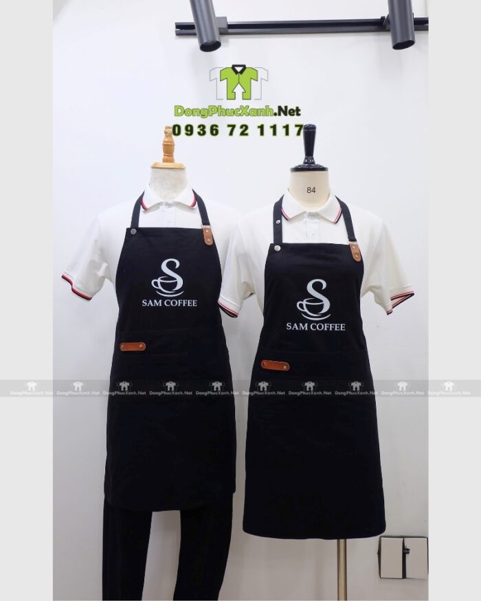 Đồng phục quán cafe Sam Coffee áo polo trắng kèm tạp dề nhân viên màu đen