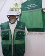 Áo choàng tóc in logo Tino màu đen và trắng, chất liệu vải dù