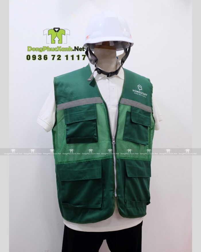 Áo choàng tóc in logo Tino màu đen và trắng, chất liệu vải dù