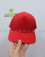 Đồng phục gile gió màu đỏ vải dù chéo in logo Lucky Pao.