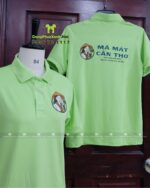 Đồng phục phục vụ màu xanh cốm vải cá sấu poly thái in logo Má Mát Cần Thơ