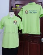 Đồng phục phục vụ màu xanh cốm vải cá sấu poly thái in logo Má Mát Cần Thơ