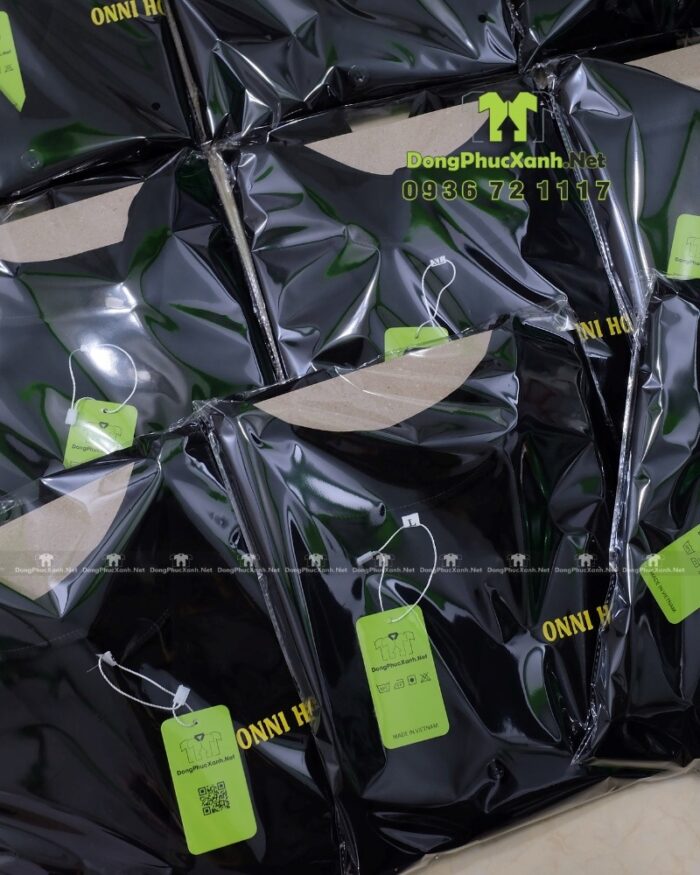 Áo vest gile Onni House màu đen vải kaki thun in logo vàng