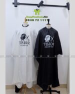 Áo choàng tóc in logo Tislor màu đen và trắng vải dù.