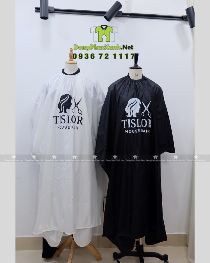 Áo choàng tóc in logo Tislor màu đen và trắng vải dù.