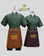 Đồng phục đầu bếp áo bếp xanh tạp dề nâu logo Ghiền.
