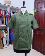 Đồng phục đầu bếp áo bếp xanh tạp dề nâu logo Ghiền.