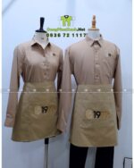 Đồng phục quán cafe 1971’s gồm áo sơ mi kate Ý và tạp dề kaki cotton