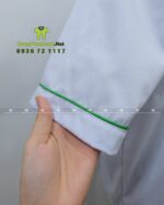 Đồng phục đầu bếp áo trắng tạp dề xanh logo Hạnh Phúc.