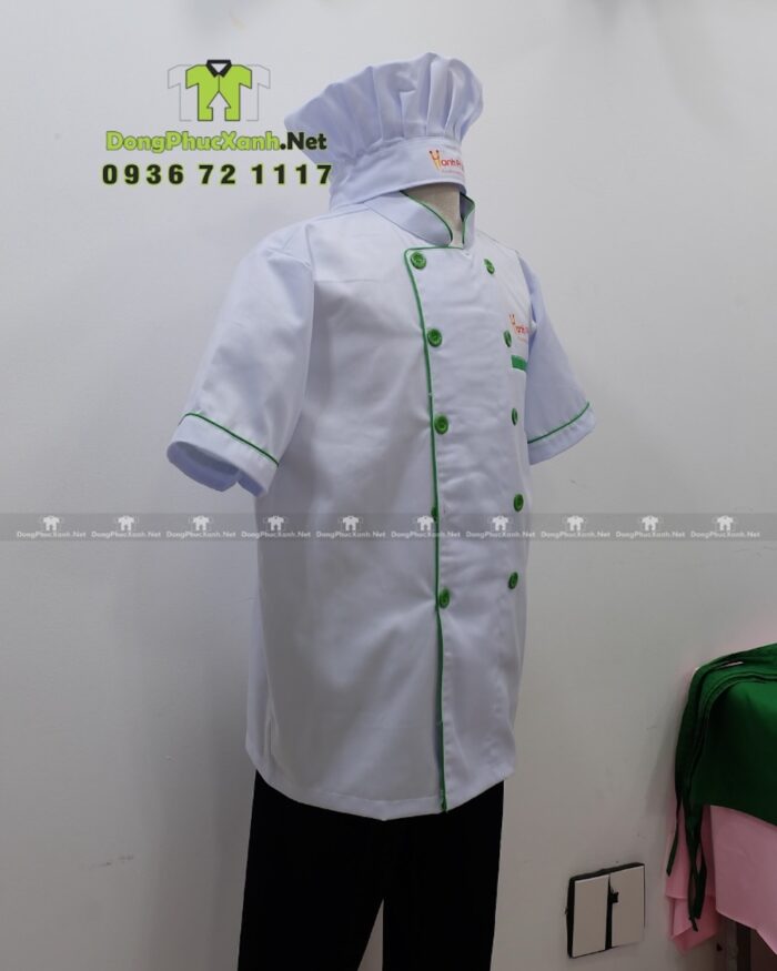 Đồng phục đầu bếp áo trắng tạp dề xanh logo Hạnh Phúc.