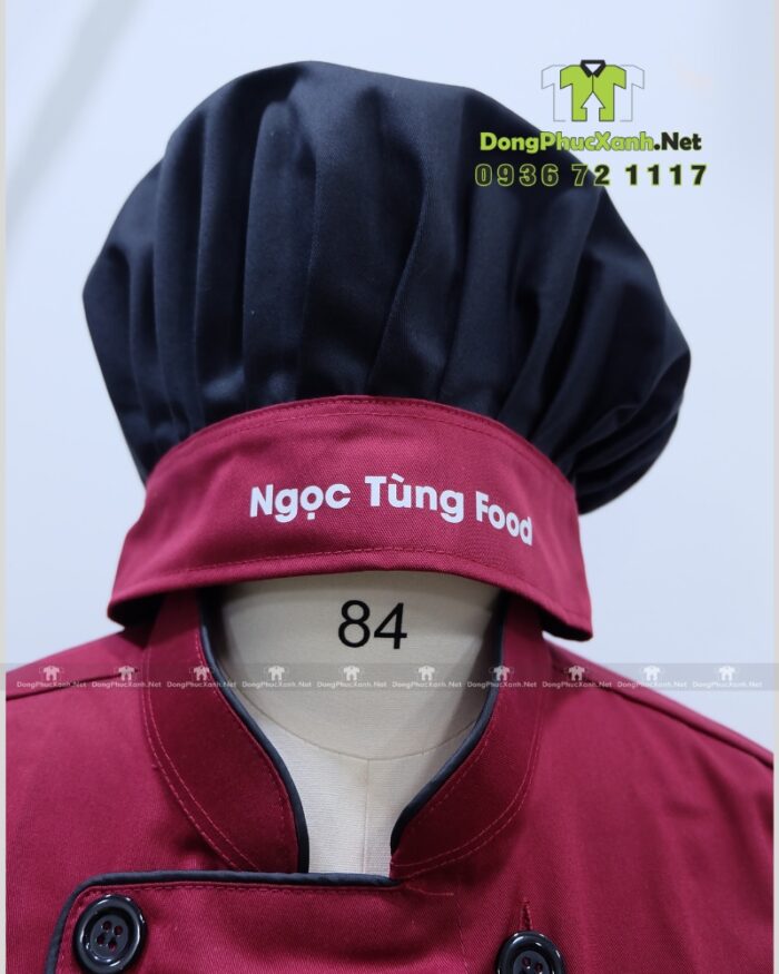 Đồng phục đầu bếp Ngọc Tùng Food màu đỏ đô và be, vải kaki 65/35