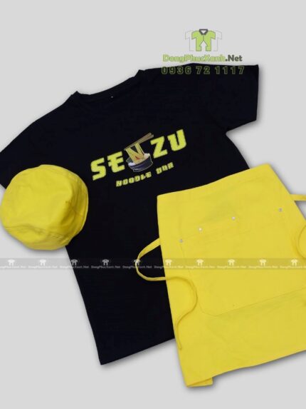 Bộ đồng phục quán ăn áo thun cotton đen in logo vàng kết hợp nón kaki