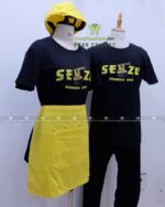 Bộ đồng phục quán ăn áo thun cotton đen in logo vàng kết hợp nón kaki