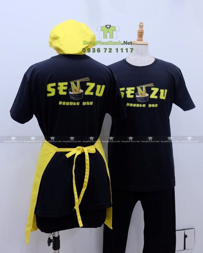 Bộ đồng phục quán ăn áo thun cotton đen in logo vàng kết hợp nón kaki