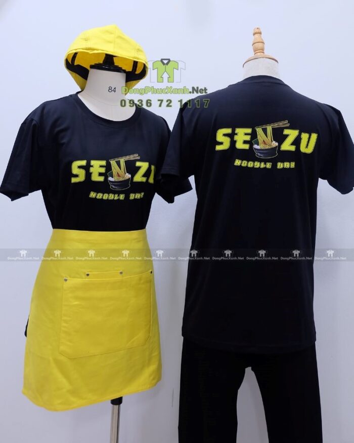 Bộ đồng phục quán ăn áo thun cotton đen in logo vàng kết hợp nón kaki