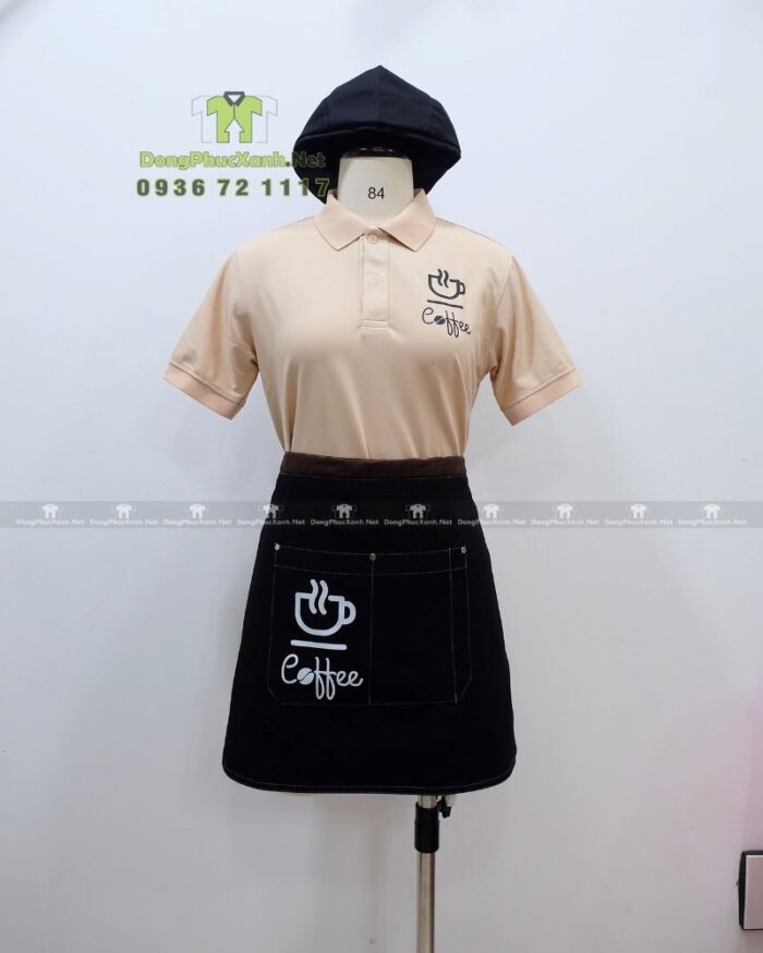 Đồng phục quán cafe gồm áo thun, tạp dề, mũ nhân viên in logo thương hiệu
