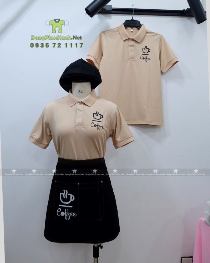 Đồng phục quán cafe gồm áo thun, tạp dề, mũ nhân viên in logo thương hiệu