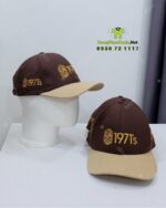 Mũ nón đồng phục kaki cotton màu nâu phối vàng thêu logo 1971’s