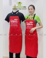 Tạp dề phục vụ màu đỏ vải kaki 65/35 in logo NEBRAS.