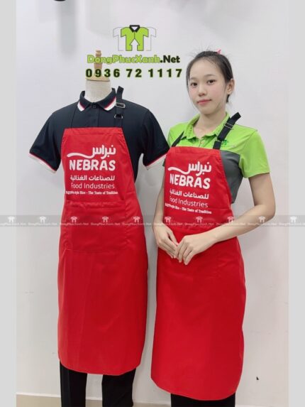 Tạp dề phục vụ màu đỏ vải kaki 65/35 in logo NEBRAS.